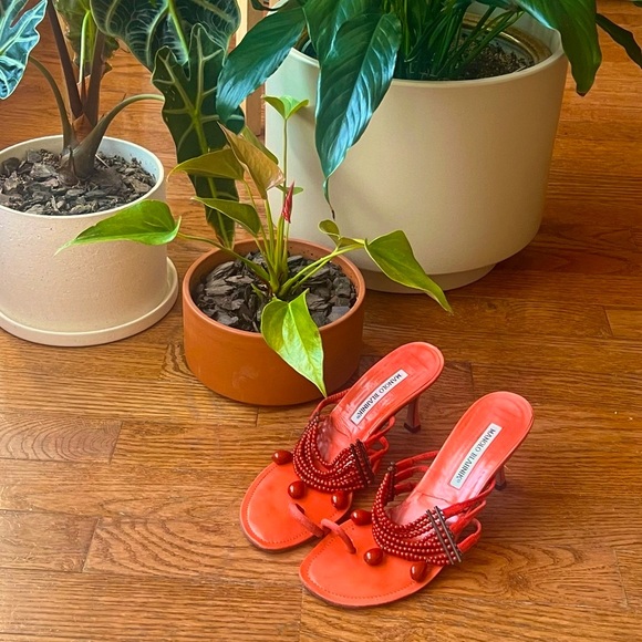 Manolo Blahnik beaded kitten heel sandals 👠 - Picture 3 of 14